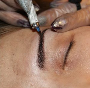 عوارض و زمان هاشور و تاتو ابرو - مضرات تاتو در بارداری